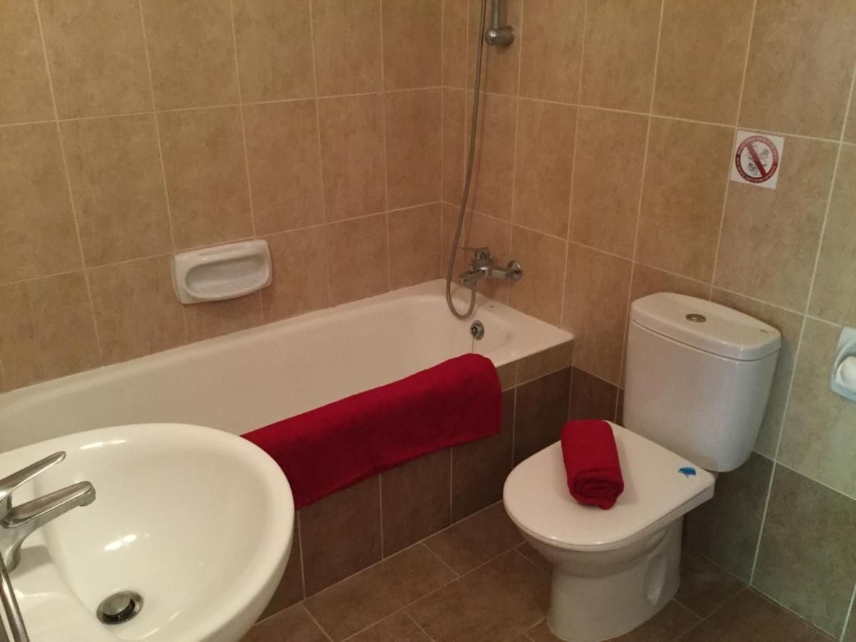Poolside 2 Bedroom Apt, Paphos Riviera, Universal Area 外观 照片
