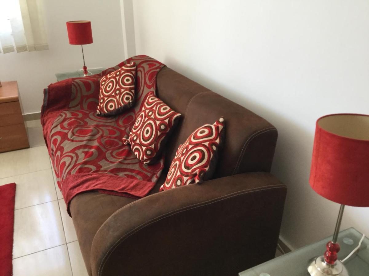 Poolside 2 Bedroom Apt, Paphos Riviera, Universal Area 外观 照片
